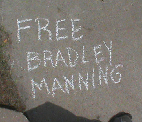 Free Bradley Manning - sidewalk chalk.